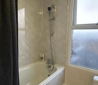 William Morris Apartment | Beautiful Studio Apartment Forest Road