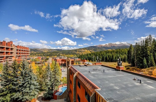 Peak 9 Condo | Beaver Run Moonrise Condo: Ski-In, Ski-Out, Great Views