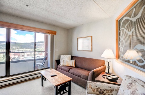 Peak 9 Condo | Beaver Run Moonrise Condo: Ski-In, Ski-Out, Great Views