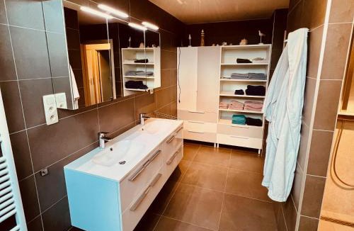 Beloeil Apartment | BeCosy Triplex chic et moderne style Loft