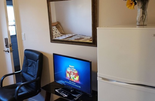 Sudbury House | bedroom suite with balcony freshly renovated in the heart of Sudbury.