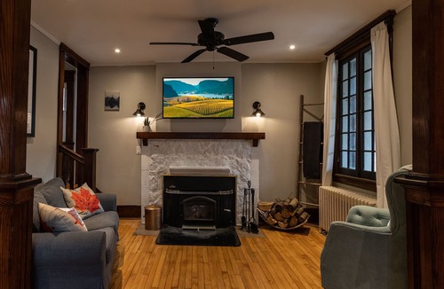 Beamsville House | Bench Wine House