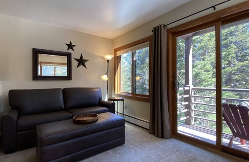 Four O'Clock Condo | Best Ski Slope View, Ski-in Condo. Easy to walk!