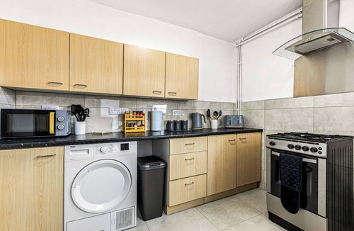Derby House | Big Beds | Smart TVs | Ultra Fast Wi-Fi | Sleeps 6