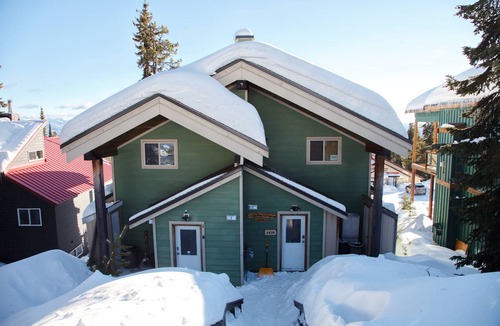 Snow Pine Estates Ski Chalet | Big White Chalet with Private Hot Tub and Monashee Mountain Views!
