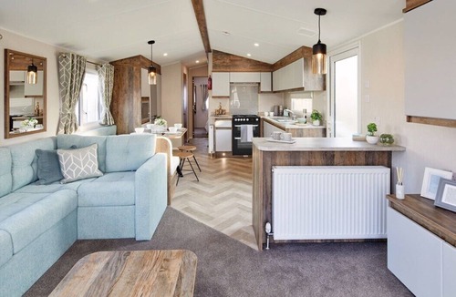 Great Houghton House | Billing Aquadrome Gold Plus 2 Bed Caravan KL04