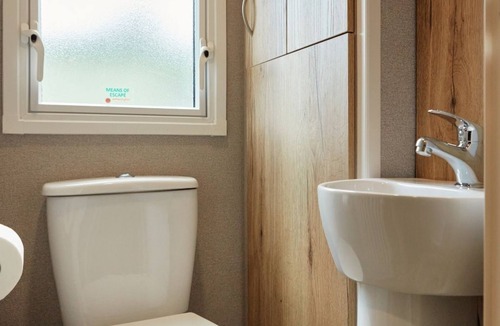 Great Houghton House | Billing Aquadrome Holiday Park Silver 3 Bed Caravan HF38