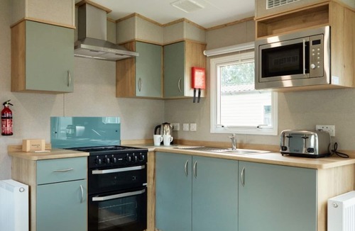 Great Houghton House | Billing Aquadrome Silver 3 Bed, Pet Friendly Caravan SF03