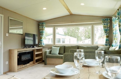 Great Houghton House | Billing Aquadrome Silver 3 Bed, Pet Friendly Caravan SF03