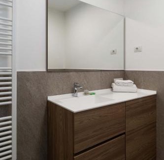 Capiago Intimiano Apartment | Bilocale Viola - Monolocale Ciclamino - Cascina Da Rosa