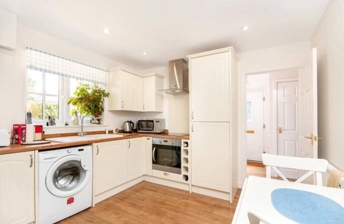 Twyford House | Birdsong Mansion sleeps 12 Twyford Winchester