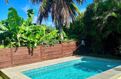 Arorangi Villa | Blue starfish is a 3 bedroom villa with pool on the sunset side of Rarotonga.