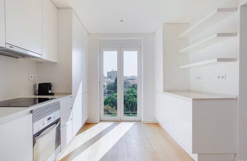 Sao Joao de Deus Apartment | Blueground | Areeiro, balcony, nr Praça de Londres