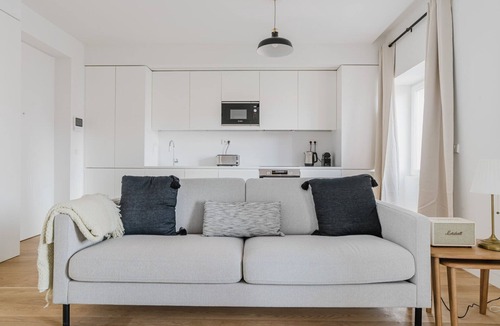 Alto do Pina Apartment | Blueground | Areeiro, swimming pool, washer, a/c