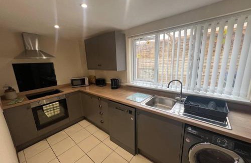Blyton House | Blyton 2-Bed Cottage Parking 30m to Lincoln
