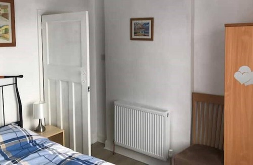 Loughborough House | Bob's House: quiet location with garden views.