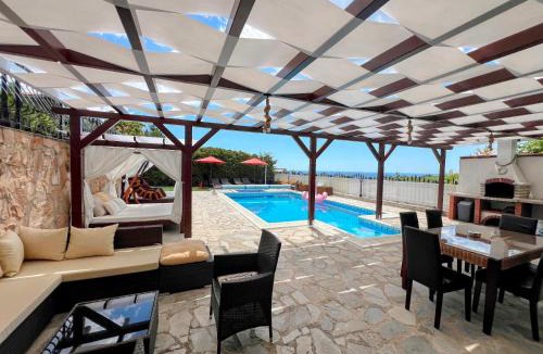 Balchik Villa | Boutique Villa Gioia del Sole with Salty Heated Pool