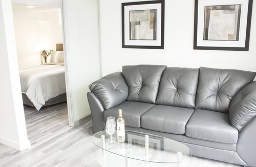 Bowmanville Hotel | Bowmanville Marina Inn & Suites