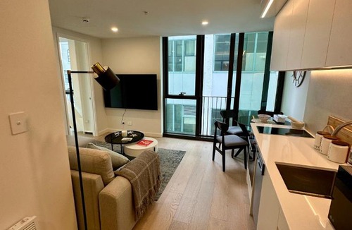 Te Aro Apartment | Brand New Apartment CBD High Rise With Ocean View on the Doorstep of Courtenay Place