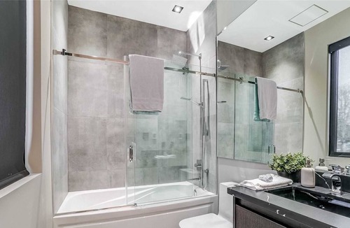 Etobicoke House | Brand New Modern home in a desired Edenbridge-1 min from St. Georges Golf Course