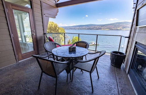 Westbank Condo | Breathtaking Lakefront Condo with Boat Slip
