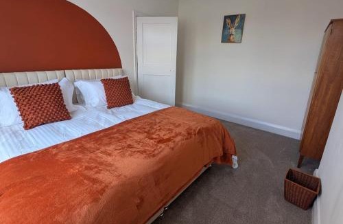Long Eaton Apartment | Briany House 3 bedrooms sleeps 5