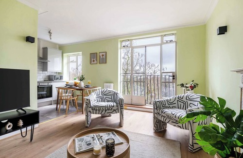 Lancaster Gate Apartment | Bright and Spacious 1BR Overlooking Hyde Park