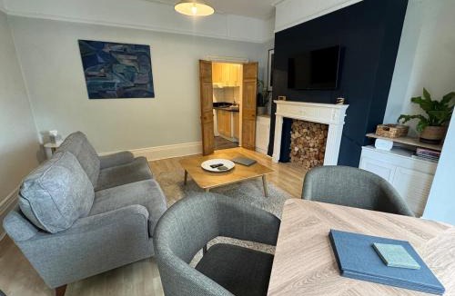 Faringdon Apartment | Bright, characterful 1 bed flat in Faringdon