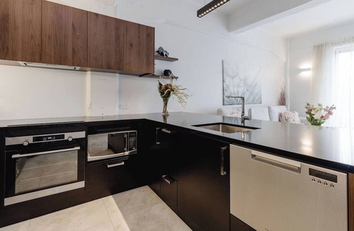 Te Aro Apartment | Bright & Spacious 1BR Apt | Central City Stay