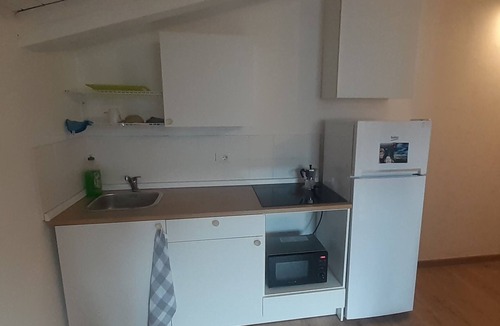 Zona Padova Apartment | Bright Studio, top Floor, 1 or 2 People, Long Stay, Next to Metro!