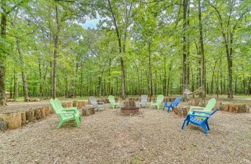 Broken Bow House | Broken Bow Getaway: Hot Tub, Grill & Fire Pit