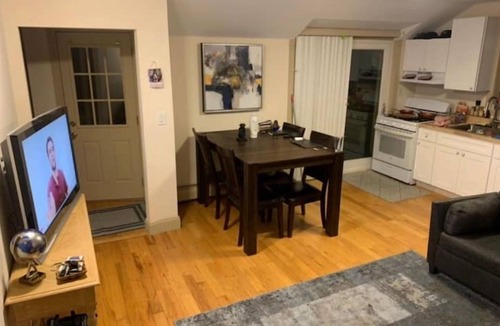 North Riverdale Apartment | Bronx Castle Penthouse Sunny 1BR