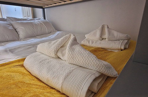 Skegby House | Brookdale House by Cyber Living - Modern Stay!