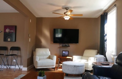 Castlegar House | Brown Bear - Spacious 3 bedroom home w/ great deck