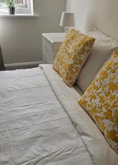 Canning Town House | Budget Double Room for Short Stays and Contractors