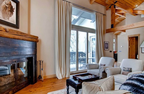 Edwards Condo | Buffalo Park #3 3 Bedroom Home by RedAwning