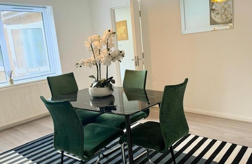 Wistow House | Bungalow - Sleeps 6 - Garden - Wheelchair Access