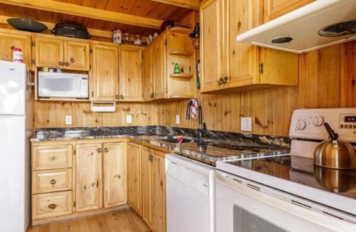 Petite-Riviere-Saint-Francois Ski Chalet | Cottage RUS-5 | Petite-Rivière-St-François