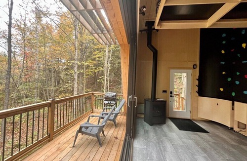 Eastman Cabin | Cabin Zoobox 76 Summa