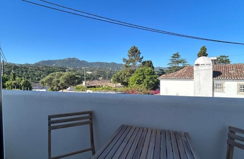Varzea de Sintra Apartment | Cabriz White House