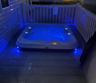Tattershall Cabin | Calypso Hot Tub Breaks Tattershall Lakes Pet Friendly