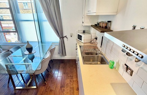 Cambridge City Centre Apartment | Cambridge City Centre 1 Bed Apartment - Sleeps 3