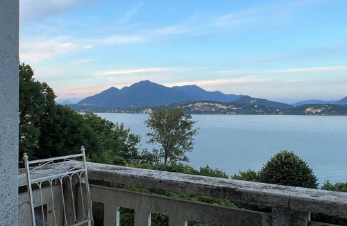 Belgirate Apartment | Camelia modern apartment with lake view