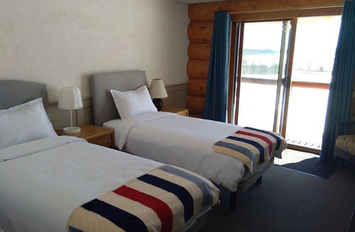 Lac La Hache Bed & Breakfast | Cariboo Log Guest House