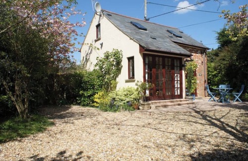 Brighstone Cottage | Carriers Stable - Country cottage, Great ferry discounts.