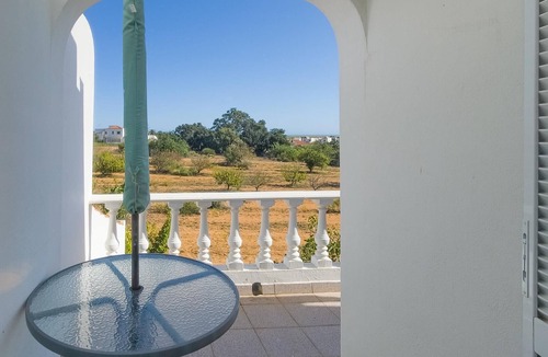 Bernarda Villa | Casa Adrim Altura V3 by YHA