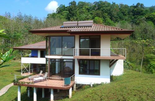 Canton Parrita Villa | Casa Altamar