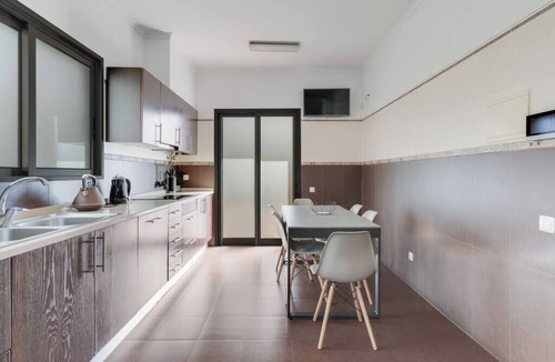 Sao Roque Apartment | Casa Amarela with Heated Pool & games area