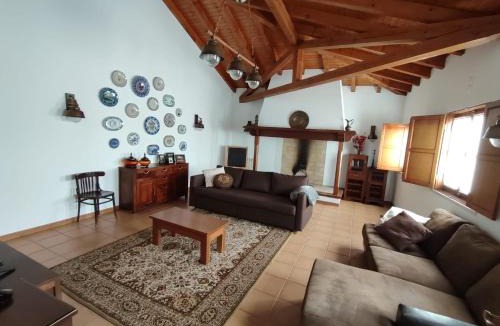 Batalha House | Casa Cantelas