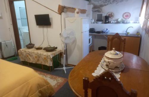 Freixo de Espada a Cinta Apartment | Casa da Avó Maria, Largo de Santo António, n 97395AL